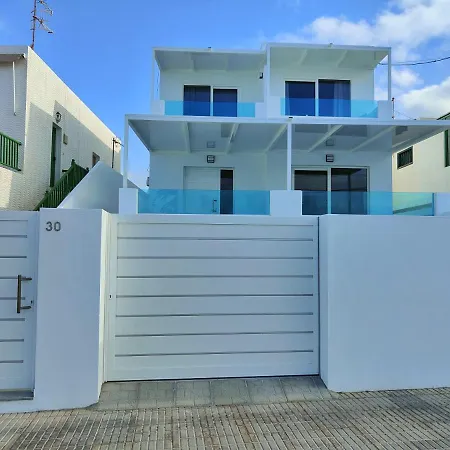 Playas Apartman *